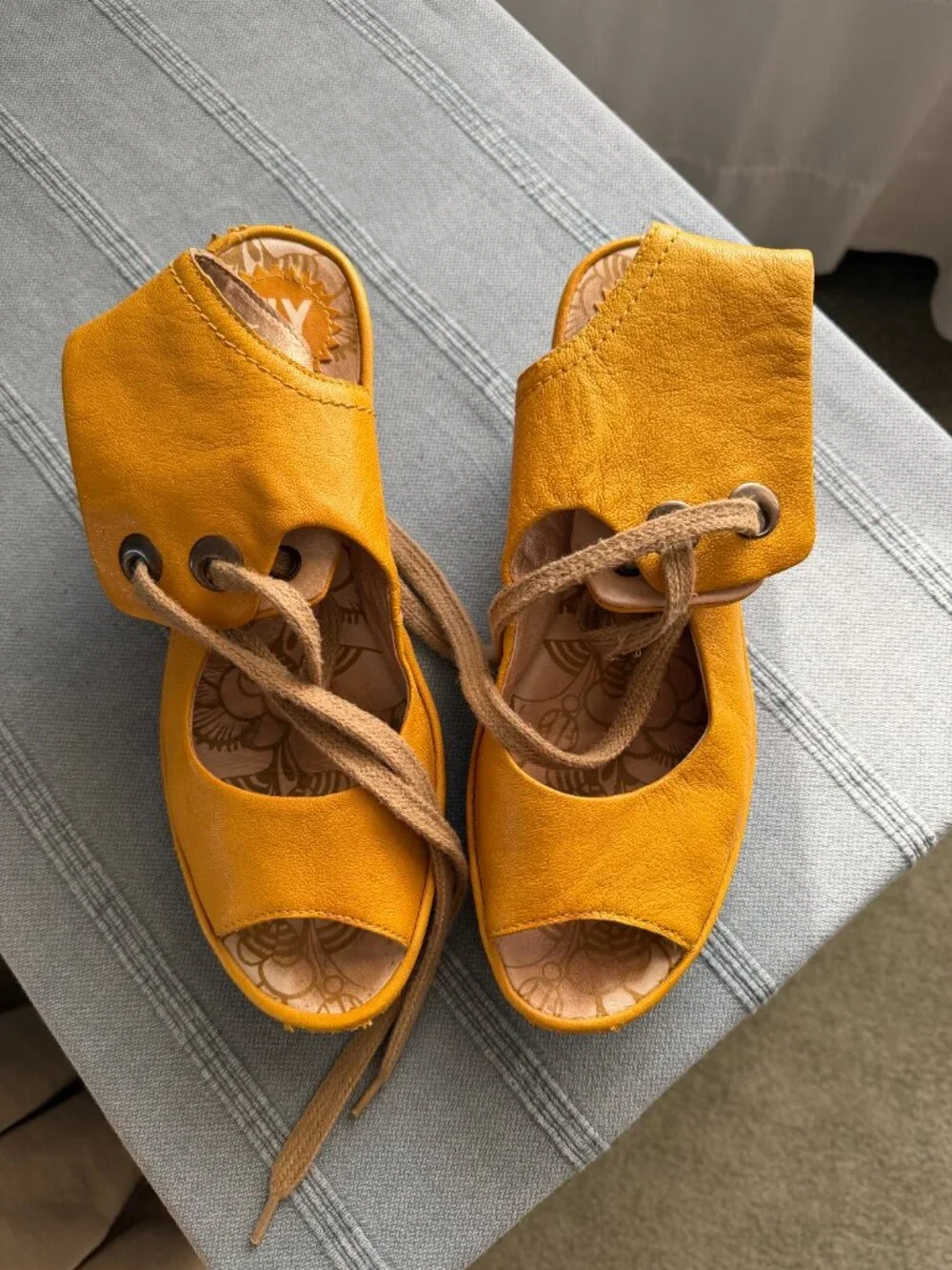 FLY LONDON High wedges yellow leather shoes